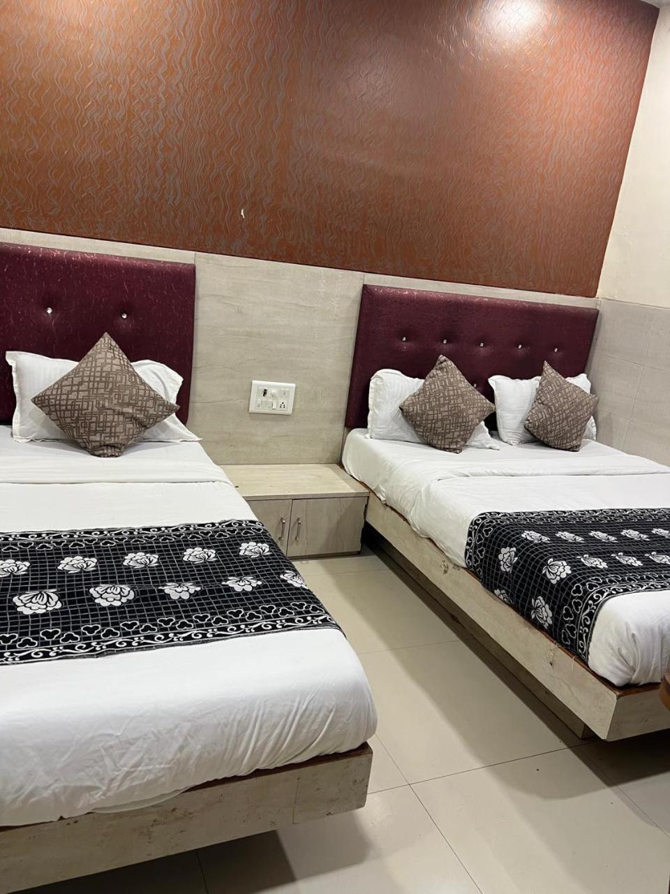 Hotel Kf Residency Мумбаи Экстерьер фото