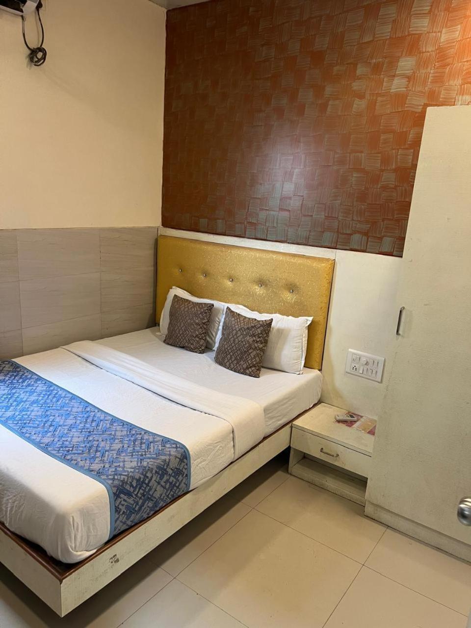 Hotel Kf Residency Мумбаи Экстерьер фото